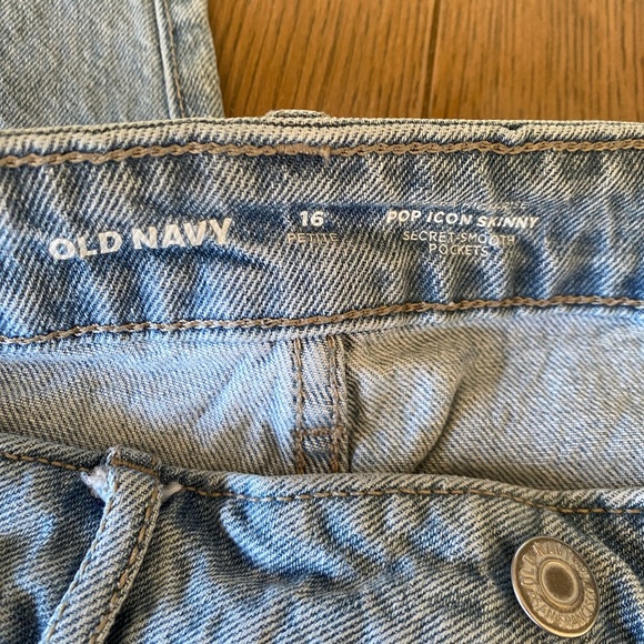 Old Navy extra high rise jeans - Picture 2 of 5